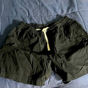 Chubbies 5.5 in inseam drawstring black shorts